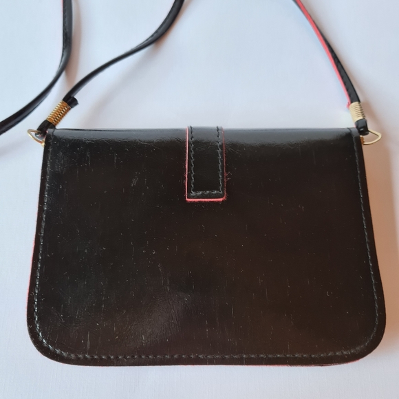 VINTAGE Black Faux Leather Red Felt Crossbody Hip Bag - Picture 5 of 11